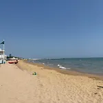 Blu Mare Piscina Spiaggia Giardino E Centro
